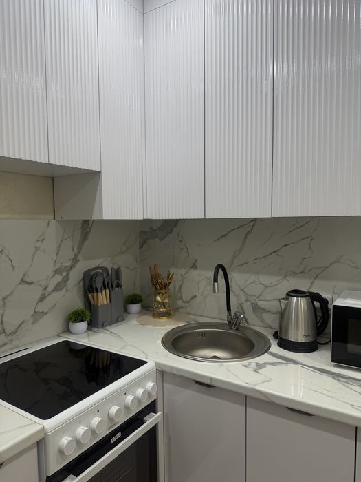 Сдаю посуточно 2 комнт квартиру дорого!