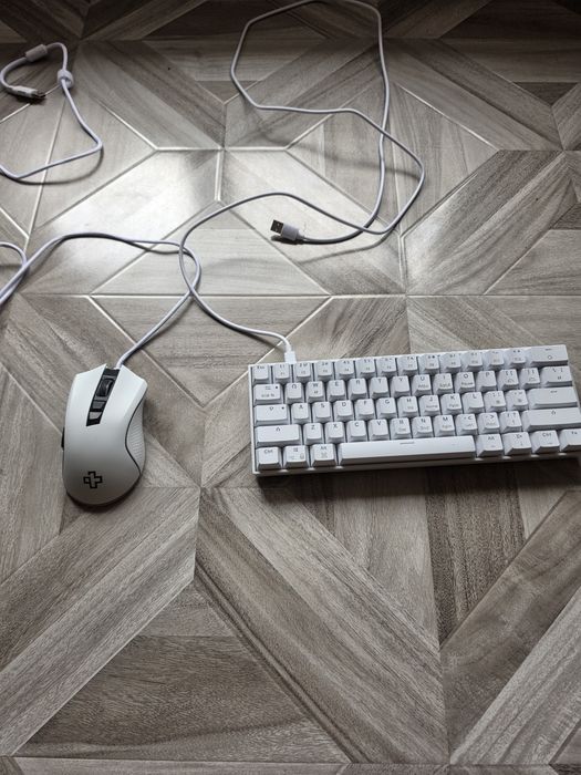 Mouse si tastatura qwertykey+mouse pad