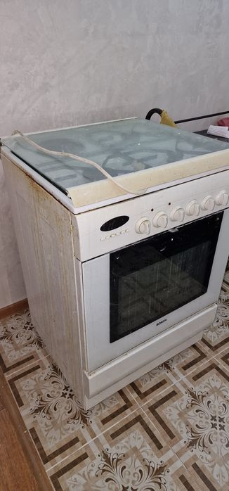 Продам газплиту бош