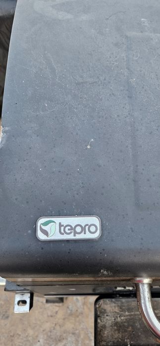 Барбекю на дървени въглища tepro