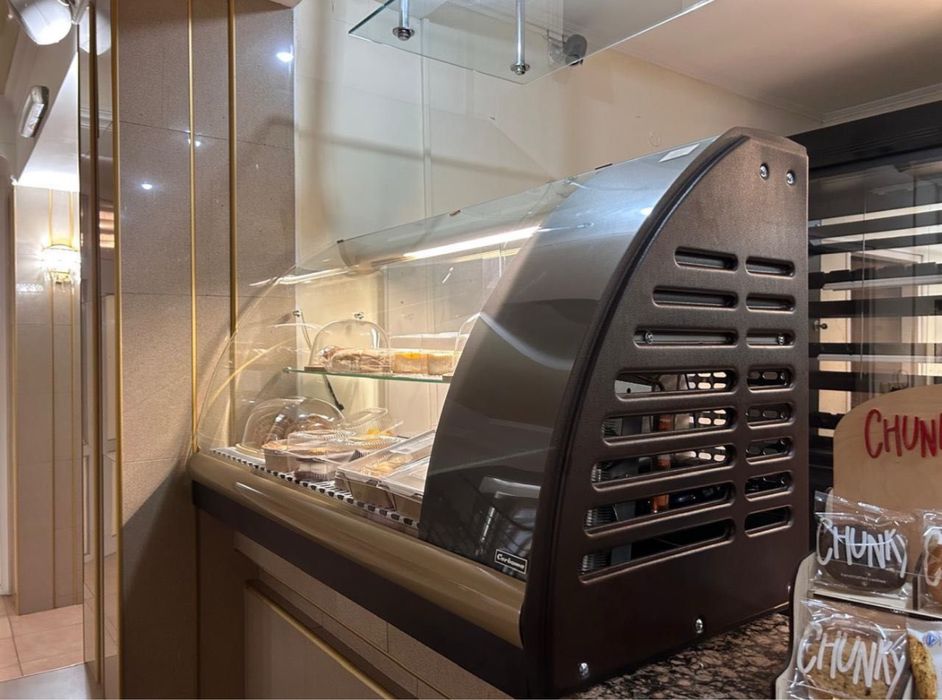 витринный холодильник