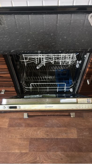 Посудомойка Indesit на 60 см