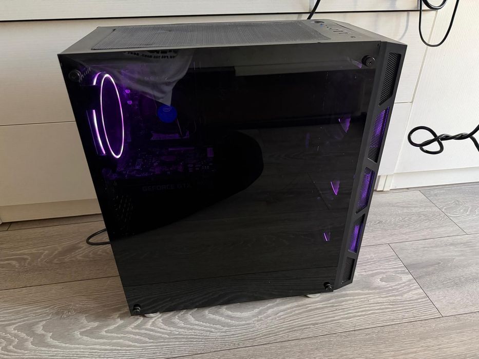 Vand PC Gaming pret usor negociabil
