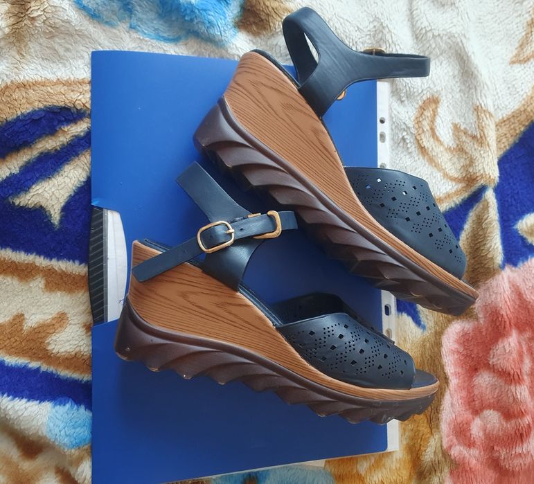 Летние босоножки