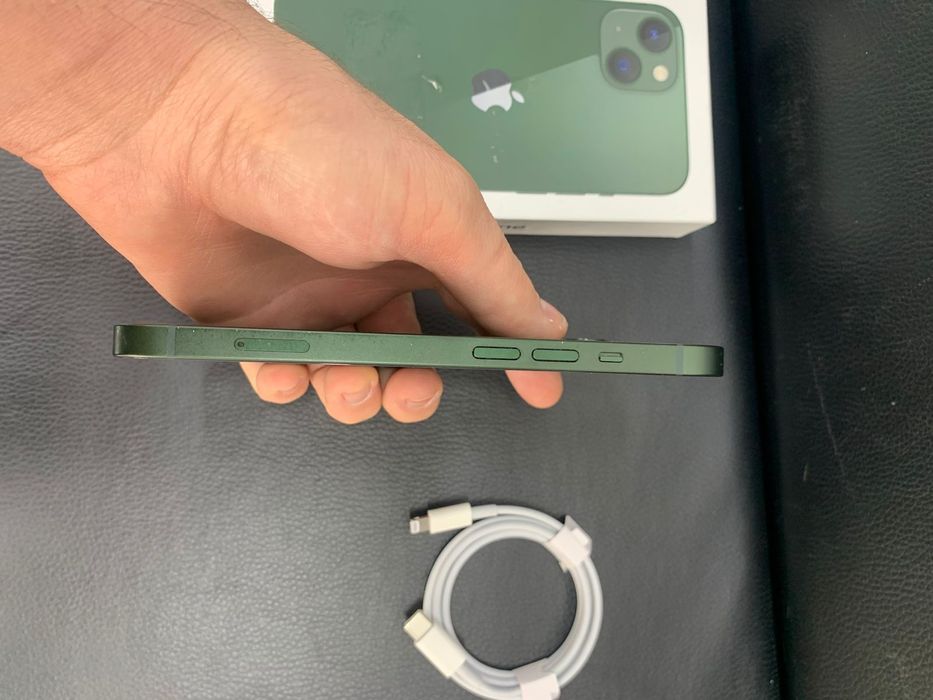 Айфон 13 в идеальном состоянии