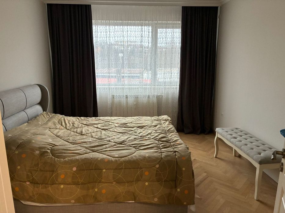 Дава се под наем Четиристаен апартамент в Плевен, Широк център - 96 кв.м за 249368.07 € - Снимка #12