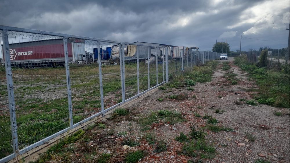 Vand sau inchiriez teren industrial intravilan Codlea-utilitati