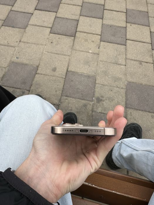 Продам iphone 16 pro