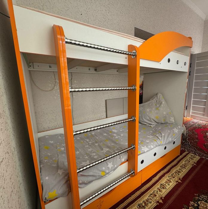 Двухъярусная кровать