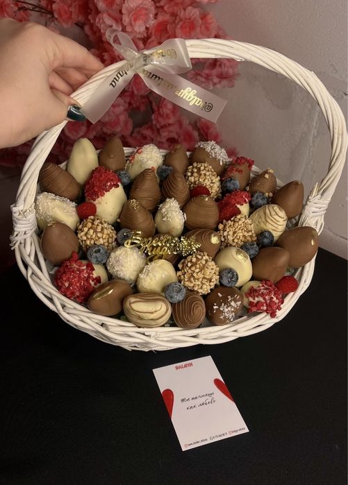 Клубника в шоколаде Дубайский шоколад