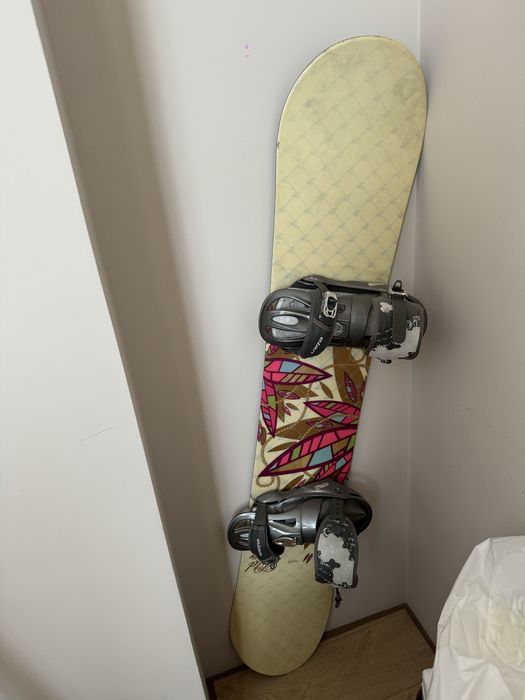 Сноуборд с ботинками женский