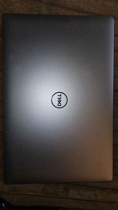 Dell XPS 9570 (год 2018)