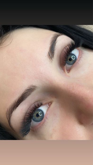 Наращивание ресниц и оформление бровей