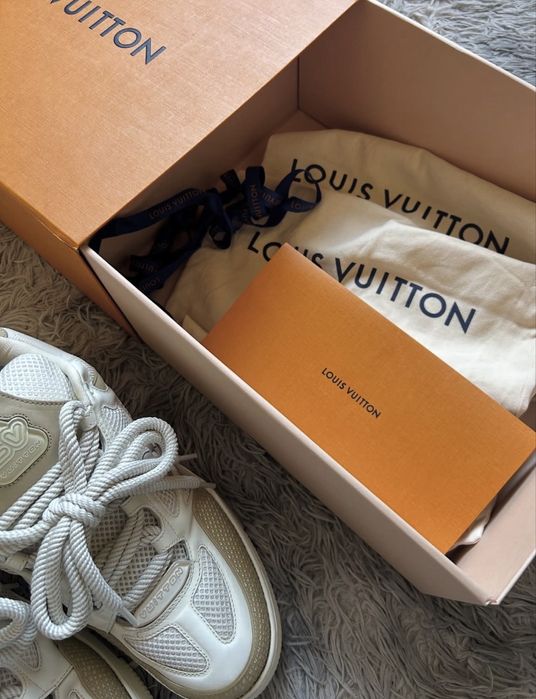 Louis Vuitton LV4 Beige Skate Trainers - Livrare Verificare