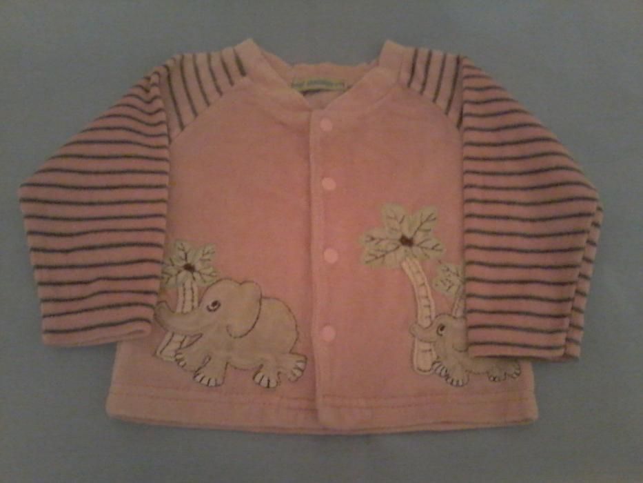 Теплые кофточки и жилеты для девочки до года.