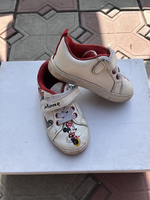 Продам детскую обувь для девочки !