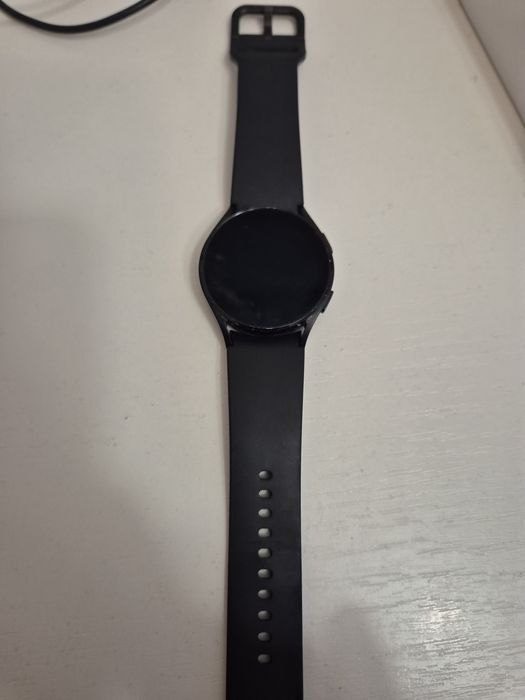 Продал смарт часы Samsung galaxy watch 4 40mm
