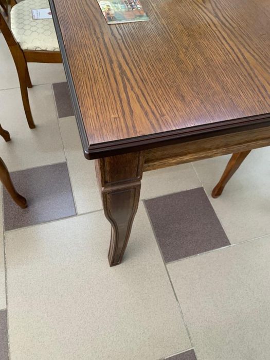 Продам стол вместимостью 10 персон