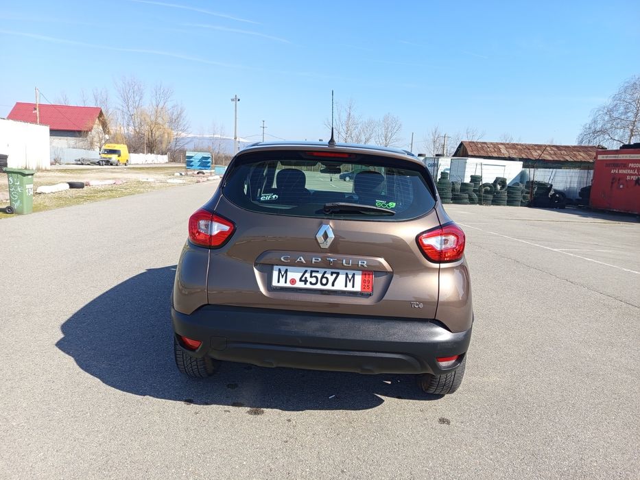 Renault  Captur.
