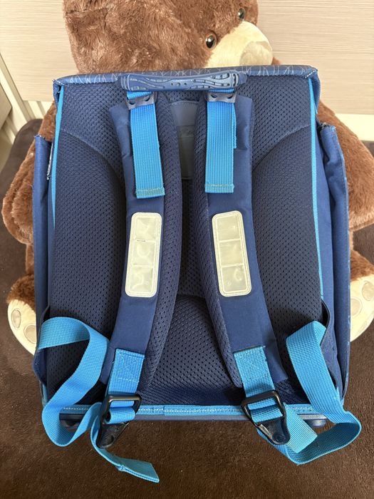 Ученическа раница с динозаър Herlitz Blue Dino + подарък несесер