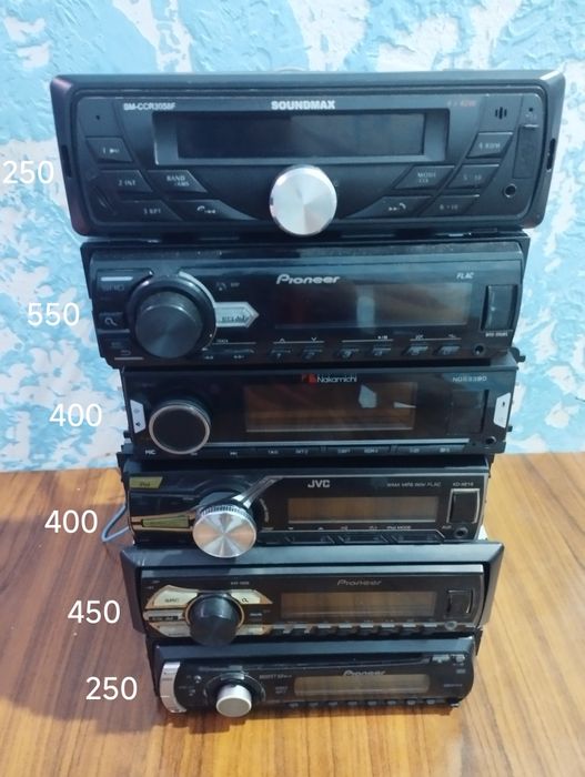 Pioneer JVC Saundmax Magnitol sotiladi.