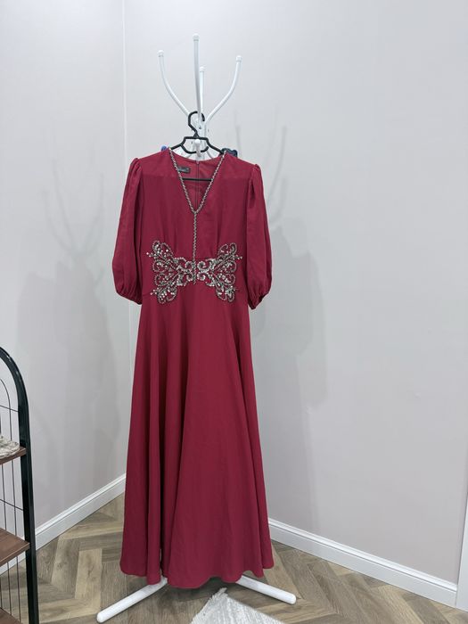 Қызыл көйлек. Размер 42-44