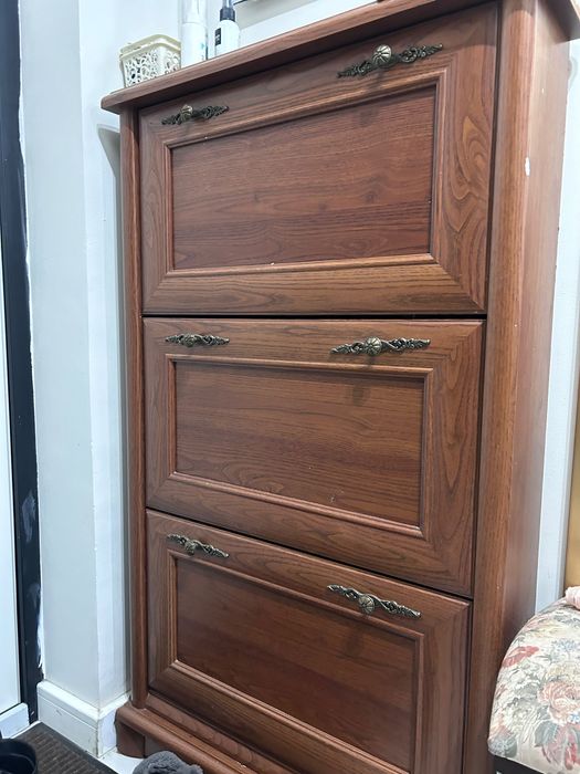 Продам шкаф обувница