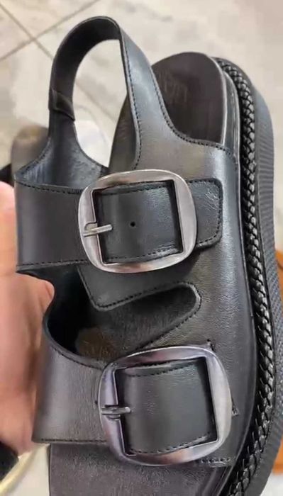 Женские шлепанцы