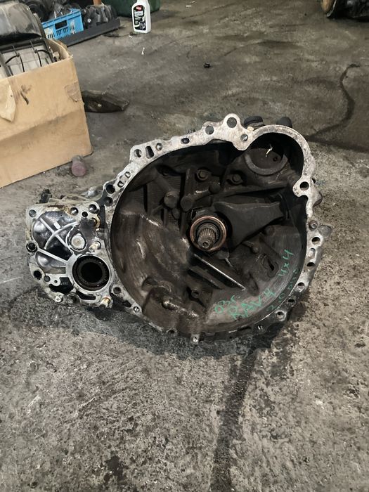 Toyota Rav 4 2.0 d4d 4x4 2003 година 5 скорости Скоростна Кутия