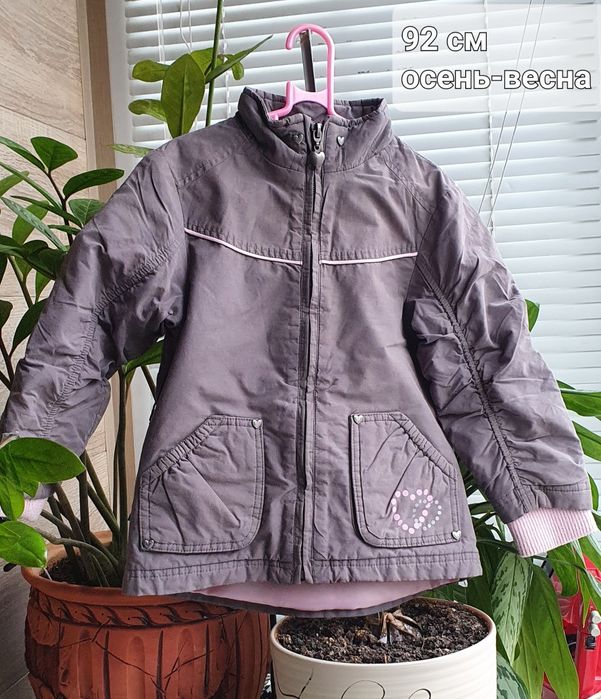 Куртка, плащ, ветровка на девочку.