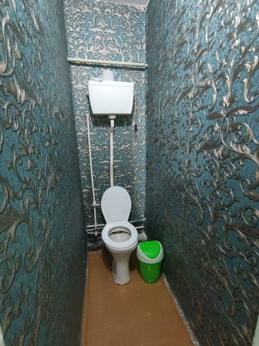 1 хона 2 хона килинган 3 этажда квартира сотилади