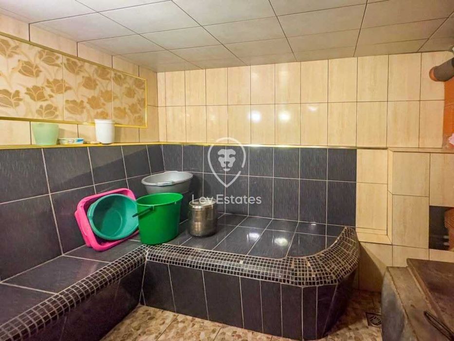 Двуетажна къща с парцел в Средец, област Бургас