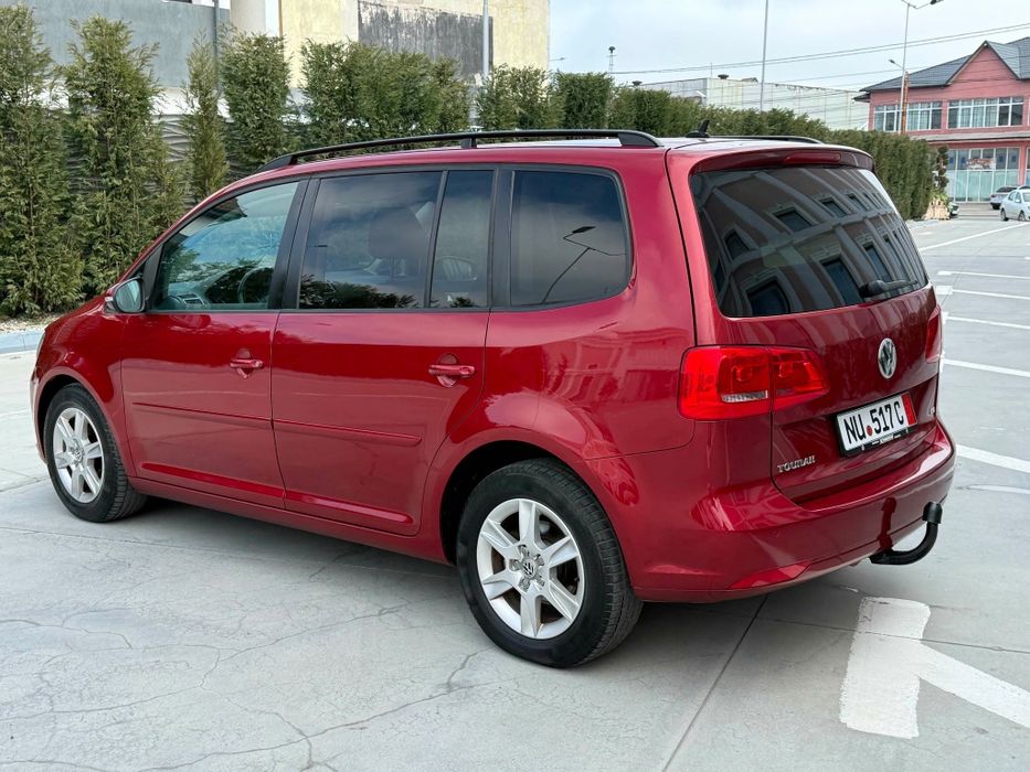 VOLKSWAGEN Touran 2011 — imagine 4