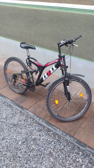 Vând bicicletă băieți