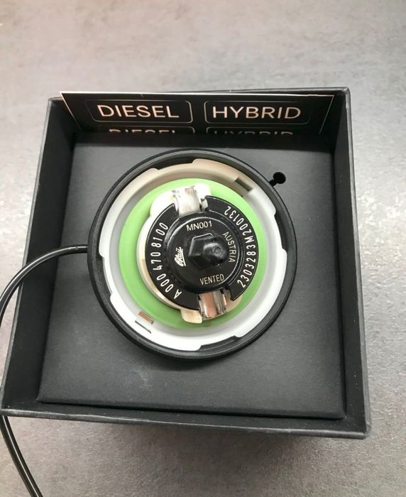 Капачка за резервоар Мерцедес -AMG Нова Оригинална