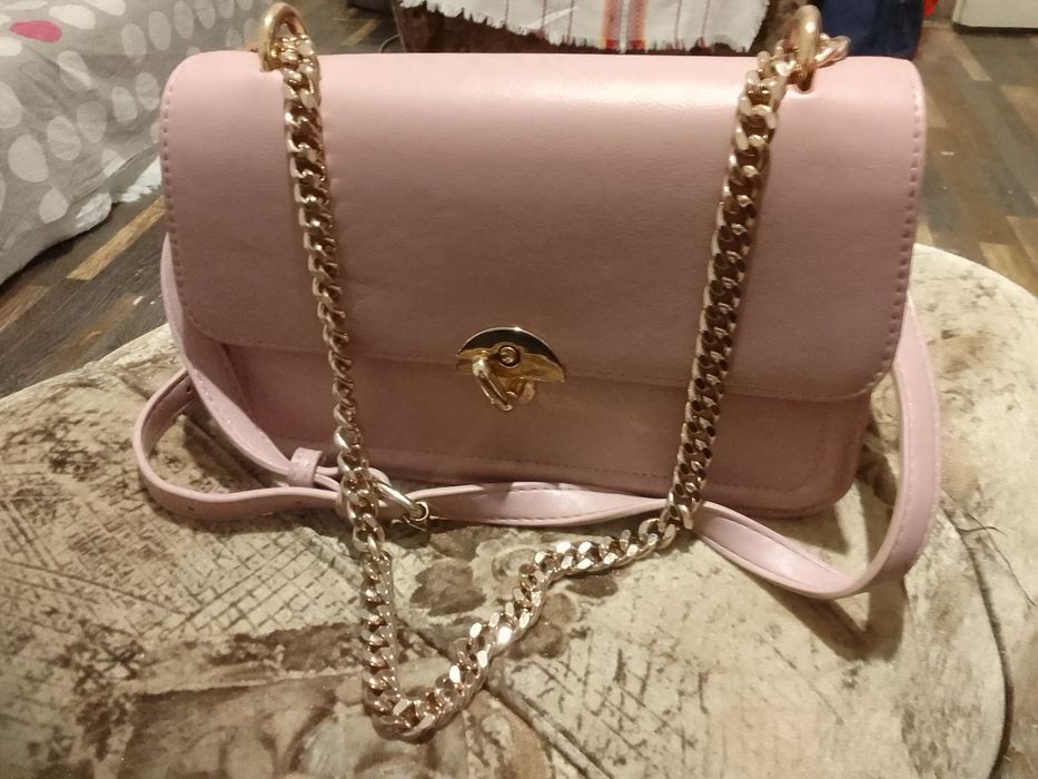 Дамска чанта на MOHITO