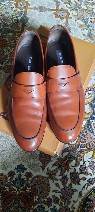 Люксовая мужская обувь из натуральной кожи.