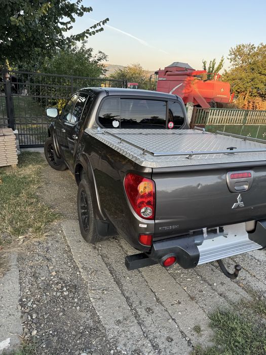 Mitsubishi L 200 an 2012