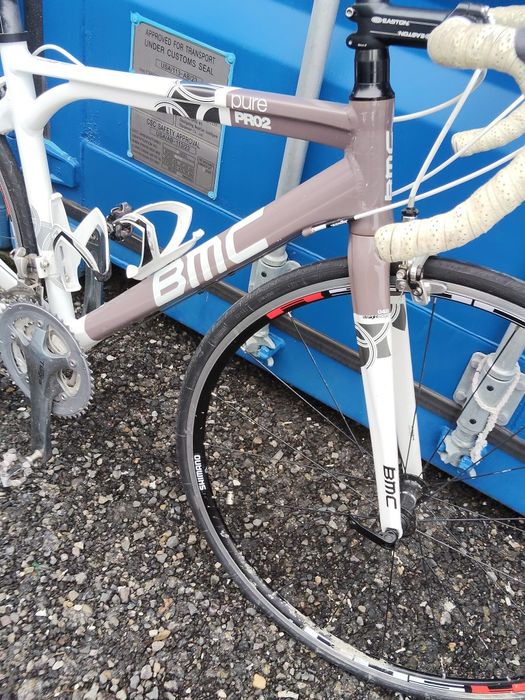 Cursieră  bicicletă de șosea