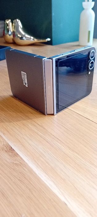 Samsung Galaxy Z Flip6