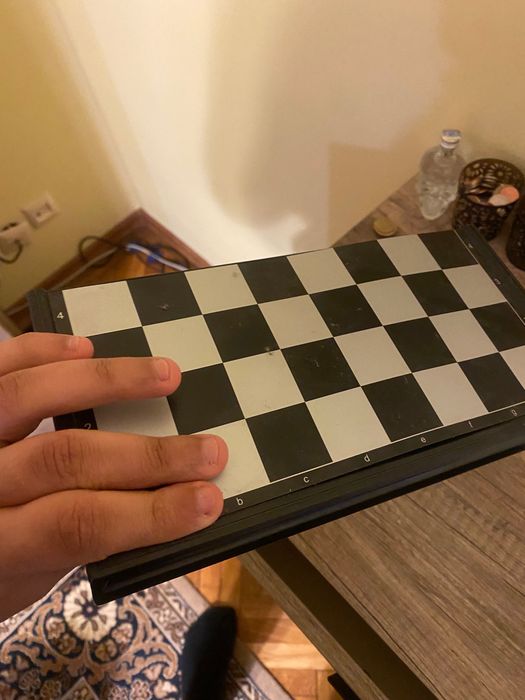 Chess board magnetic