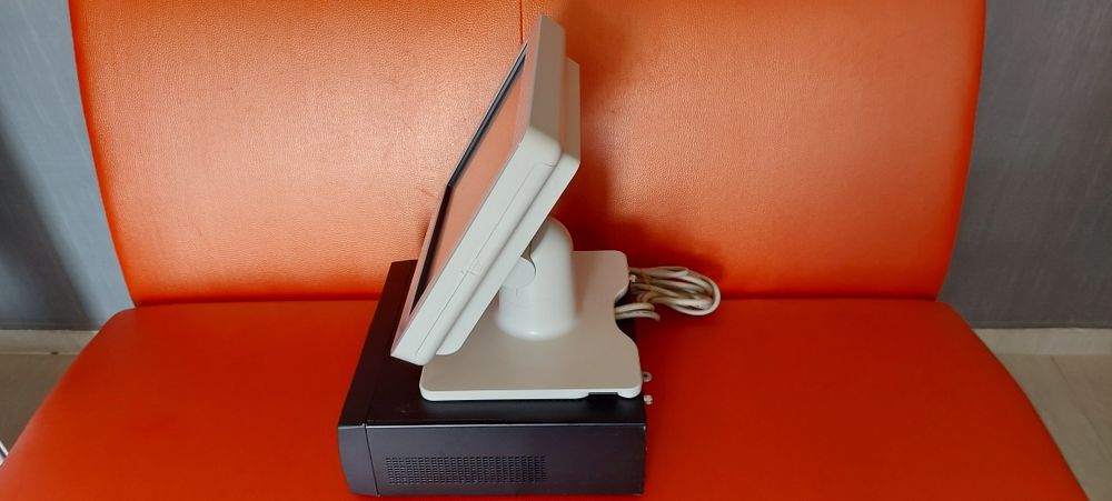 POS система Fujitsu (Тъч скрийн+компютър) за магазини и ресторанти