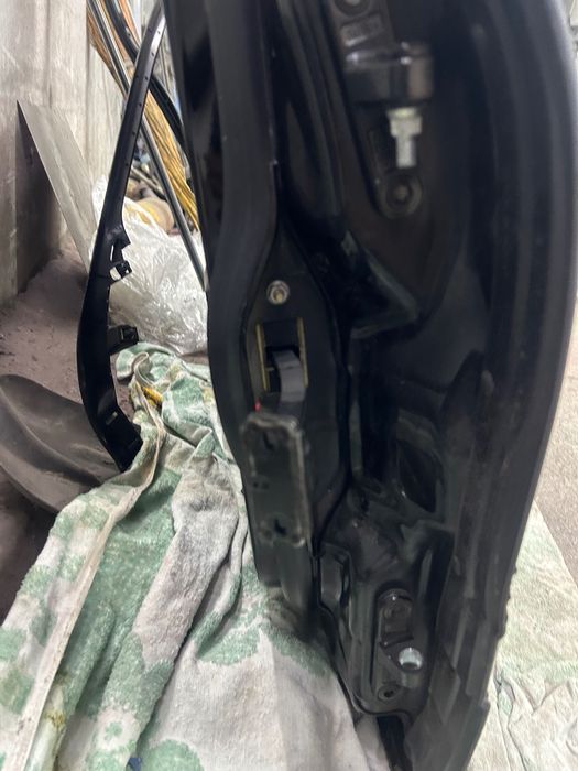 W203 дверь водительская