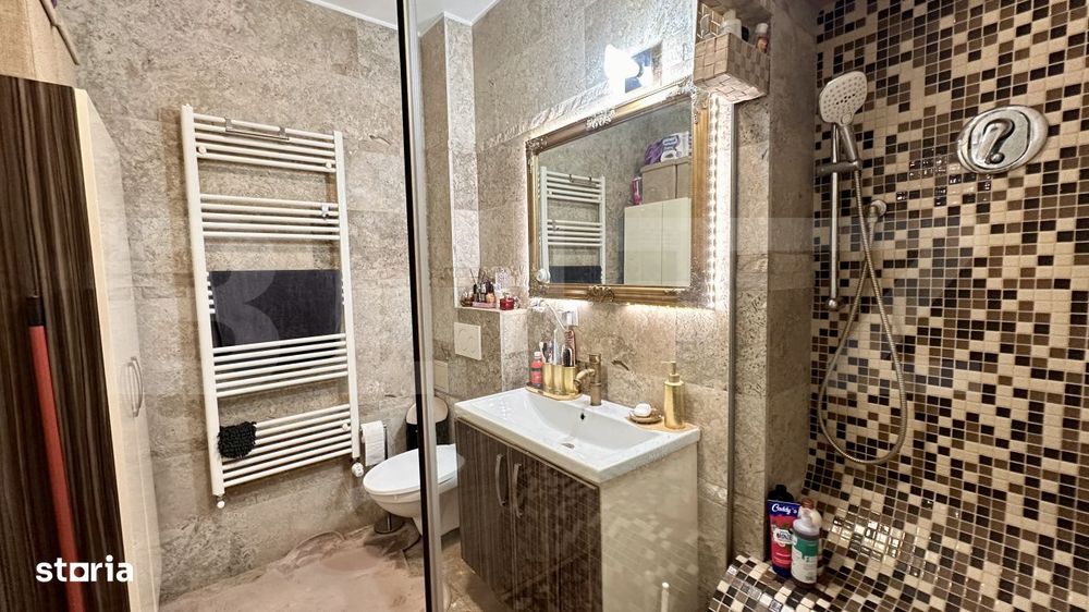 Apartament cu 3 camere si 2 bai, curte comuna, centrala pe gaz, ultrac