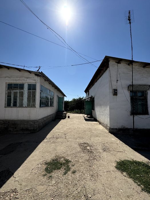 Два дома с участком отдельно