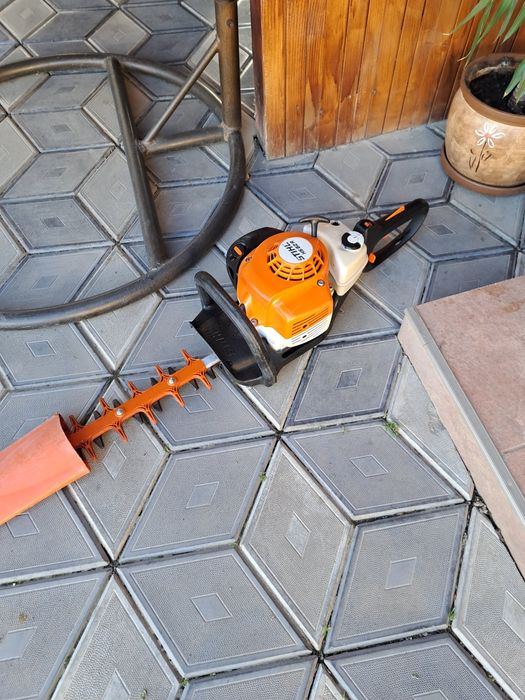 Foarfeca Gard Viu Stihl HS 82 R