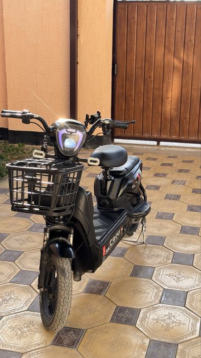 Продам электроскутер SK-8