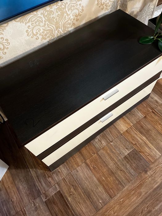 Продам комод из двух частей