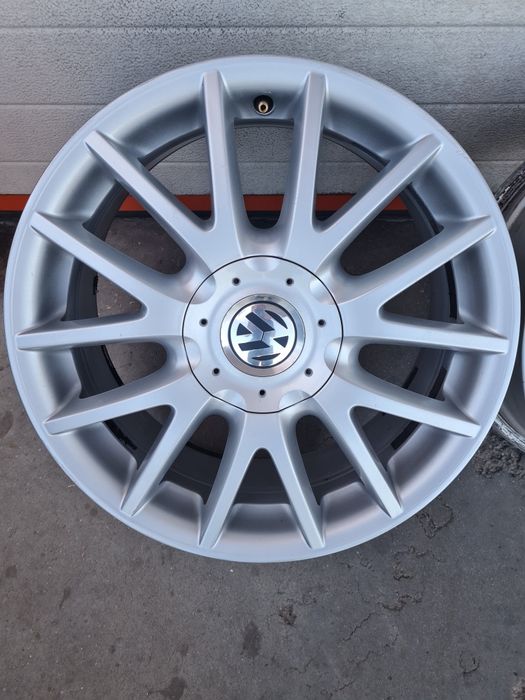 Оригинални джанти за ФОЛКСВАГЕН VW R17 5x112 ET54 7J