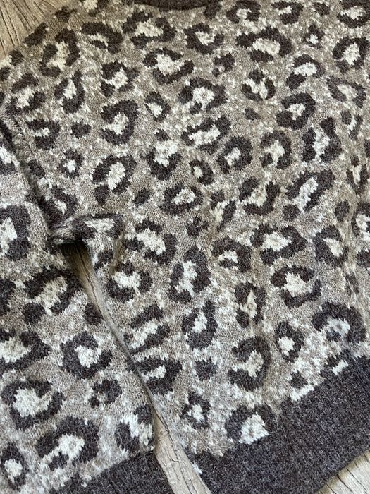 Пуловер с щампа